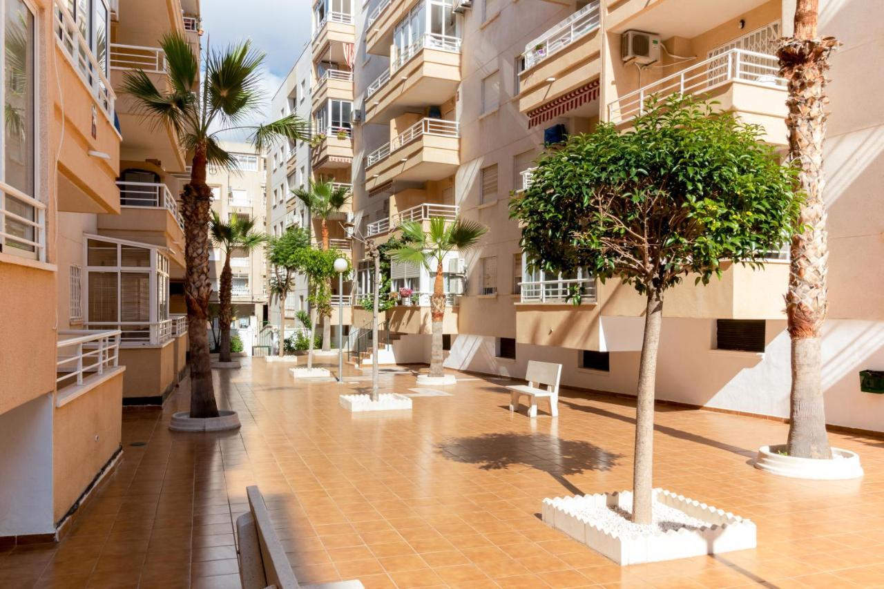 Apartamento Piso En El Centro Torrevieja Exterior foto